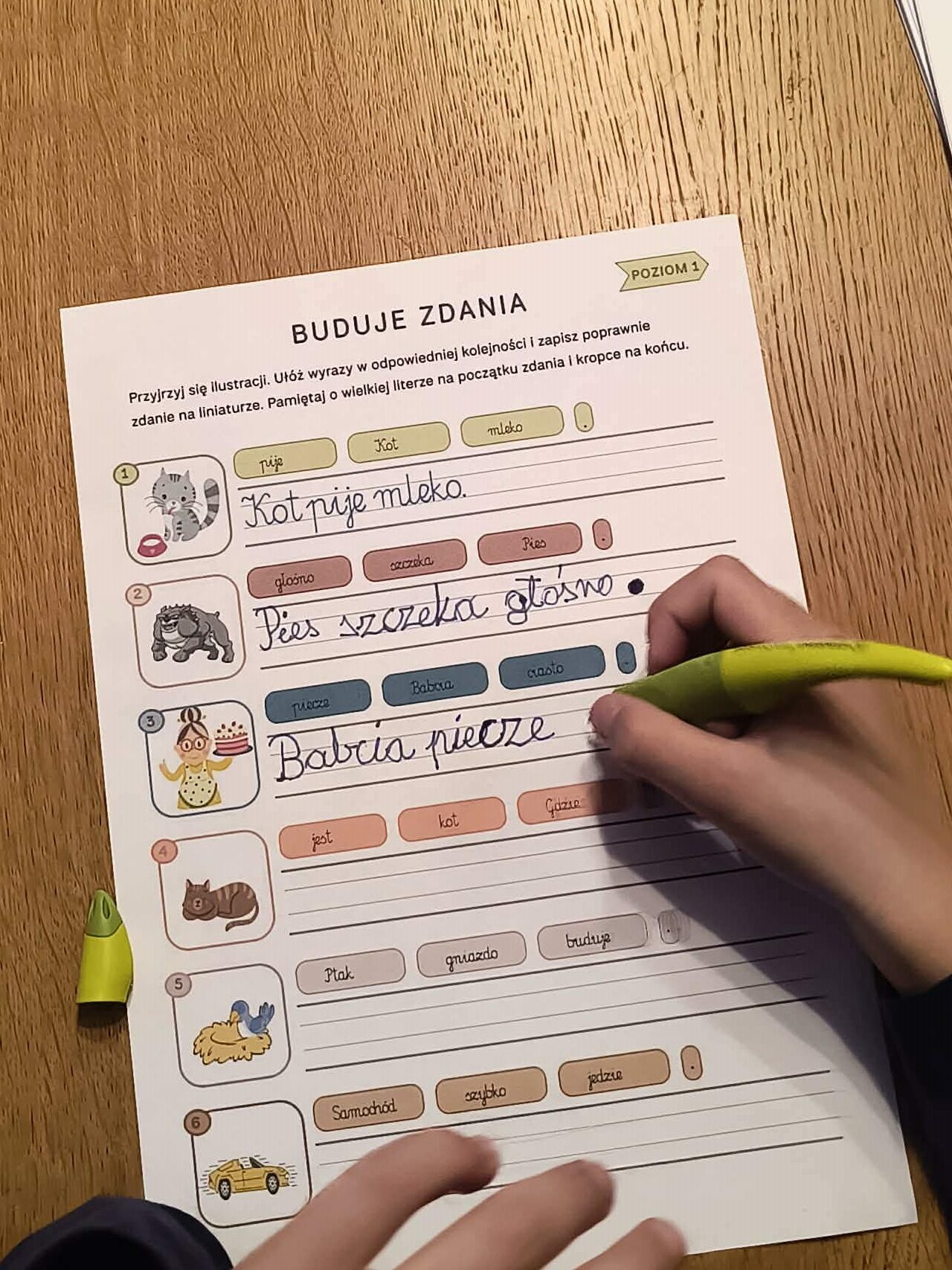 buduje zdanie